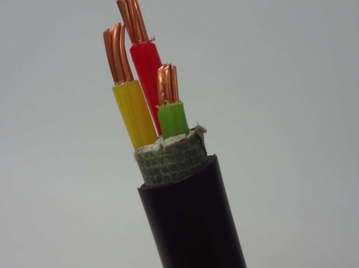 電線電纜產(chǎn)品結(jié)構(gòu)越復(fù)雜，疊加的層次就越多.jpg